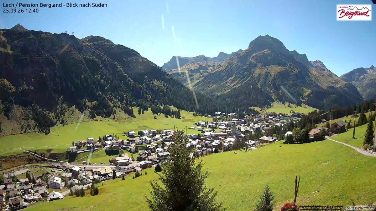 Archiv Foto Webcam Oberlech: Ausblick Pension Bergland