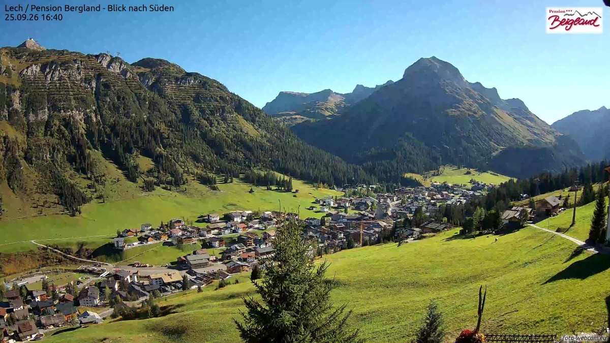 Archiv Foto Webcam Oberlech: Ausblick Pension Bergland