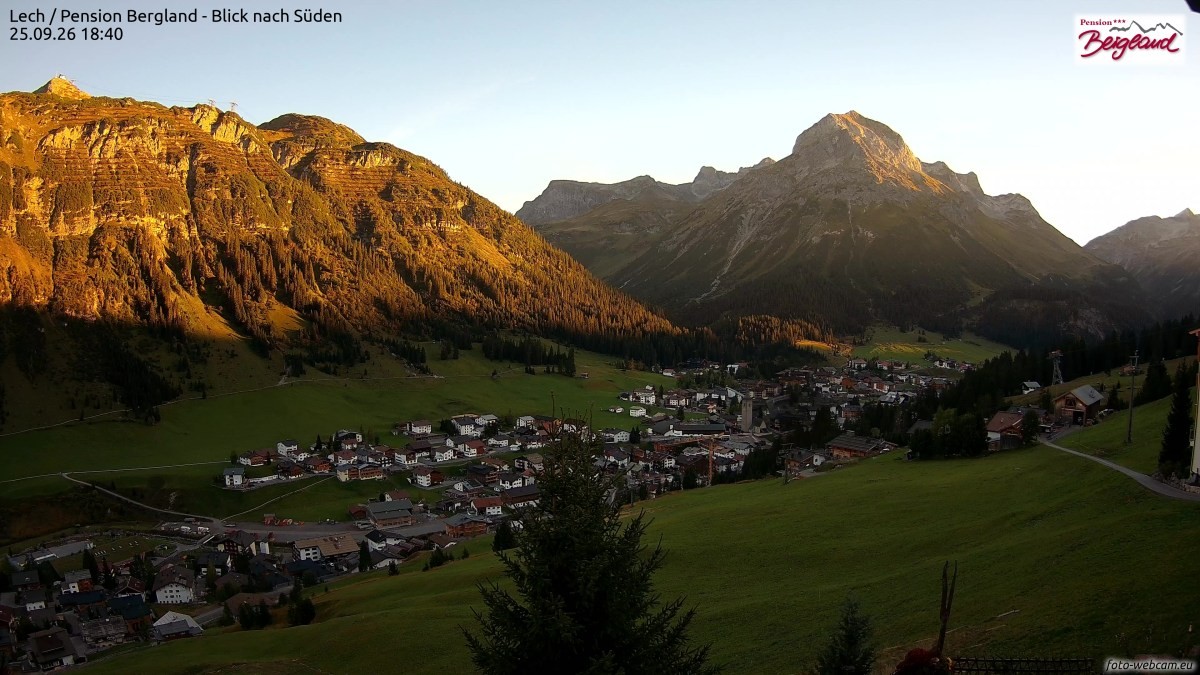 Archiv Foto Webcam Oberlech: Ausblick Pension Bergland