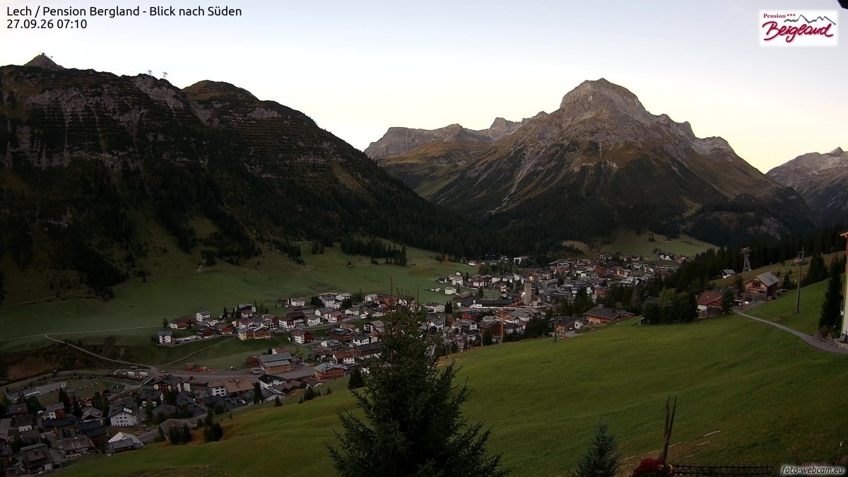Archiv Foto Webcam Oberlech: Ausblick Pension Bergland