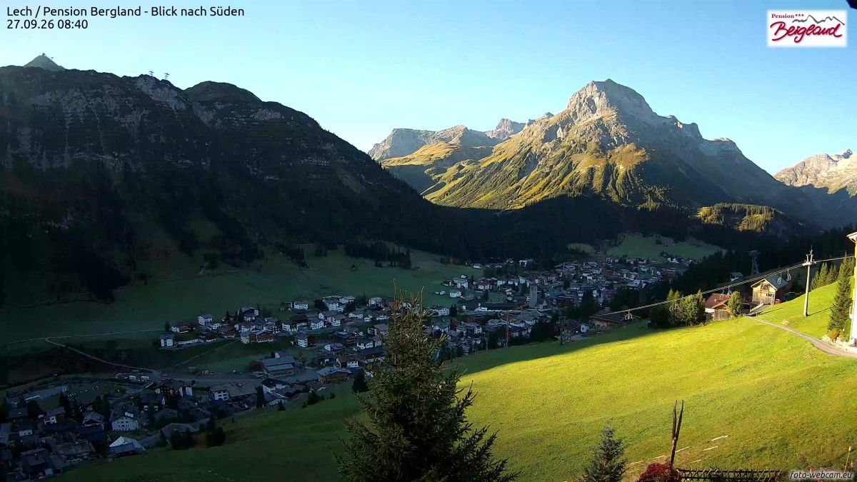 Archiv Foto Webcam Oberlech: Ausblick Pension Bergland