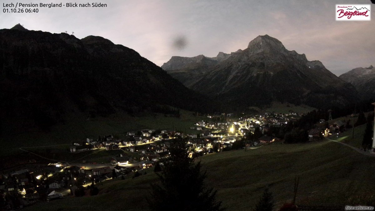 Archiv Foto Webcam Oberlech: Ausblick Pension Bergland