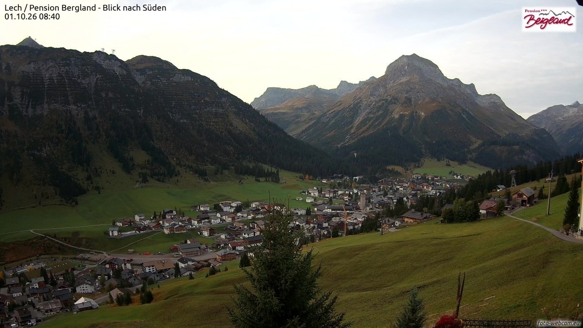 Archiv Foto Webcam Oberlech: Ausblick Pension Bergland