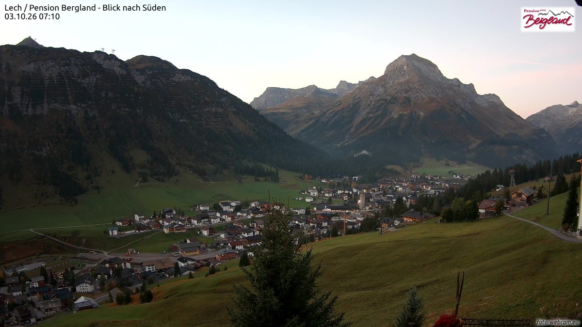 Archiv Foto Webcam Oberlech: Ausblick Pension Bergland