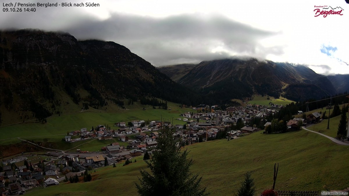 Archiv Foto Webcam Oberlech: Ausblick Pension Bergland