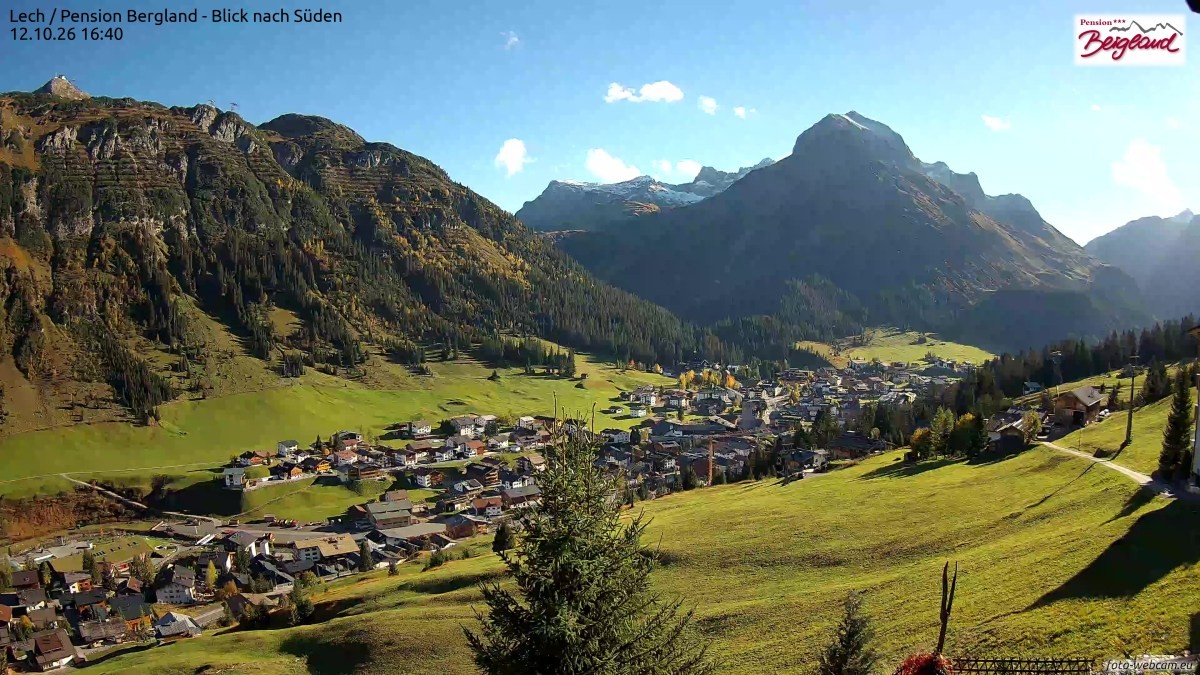Archiv Foto Webcam Oberlech: Ausblick Pension Bergland
