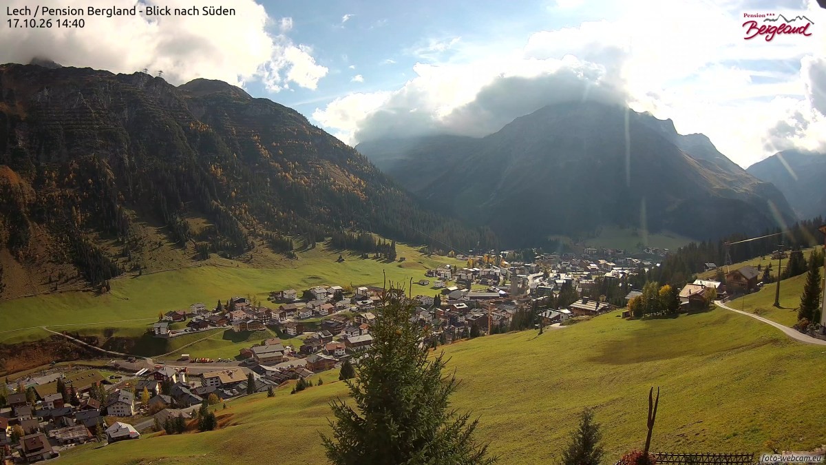 Archiv Foto Webcam Oberlech: Ausblick Pension Bergland