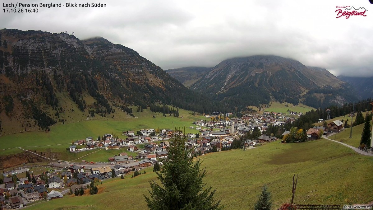 Archiv Foto Webcam Oberlech: Ausblick Pension Bergland