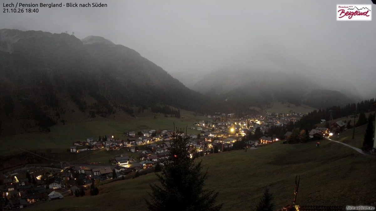 Archiv Foto Webcam Oberlech: Ausblick Pension Bergland