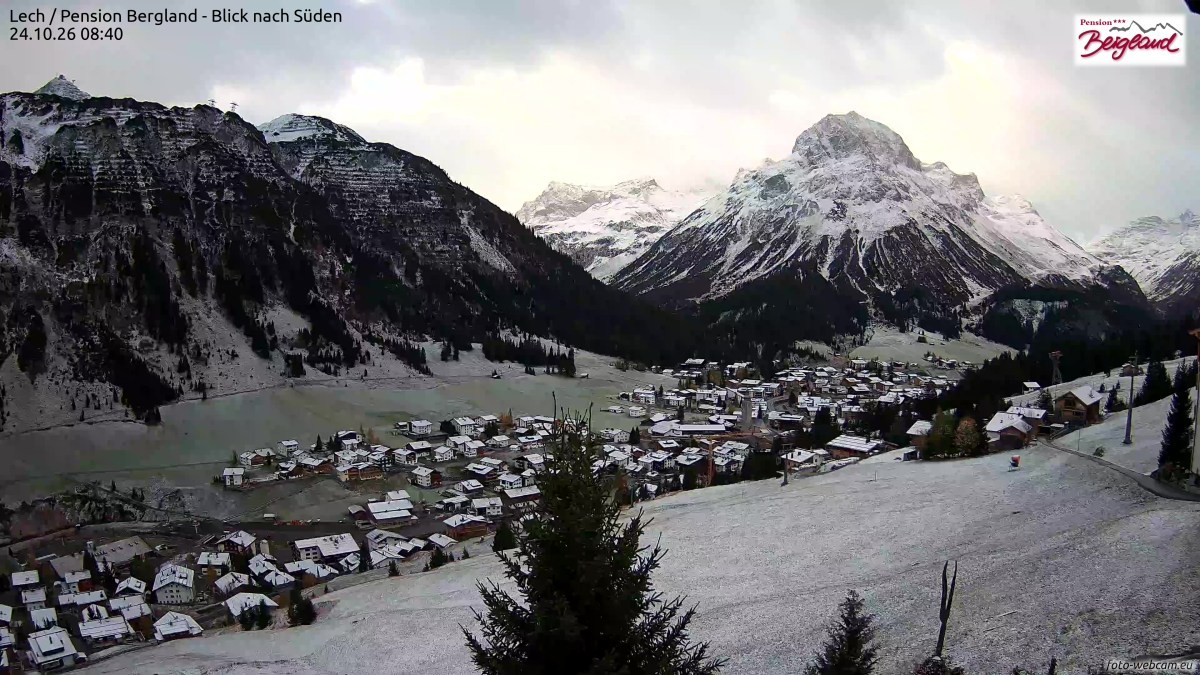 Archiv Foto Webcam Oberlech: Ausblick Pension Bergland