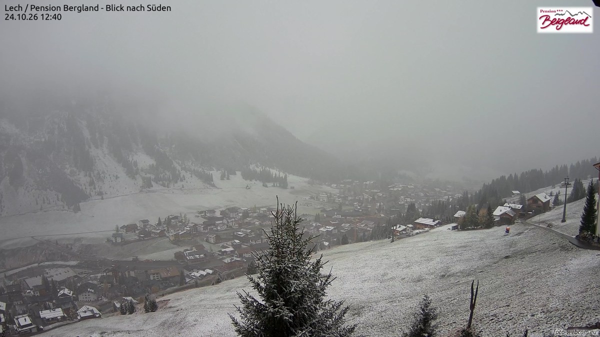 Archiv Foto Webcam Oberlech: Ausblick Pension Bergland