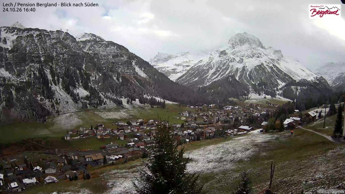 Archiv Foto Webcam Oberlech: Ausblick Pension Bergland