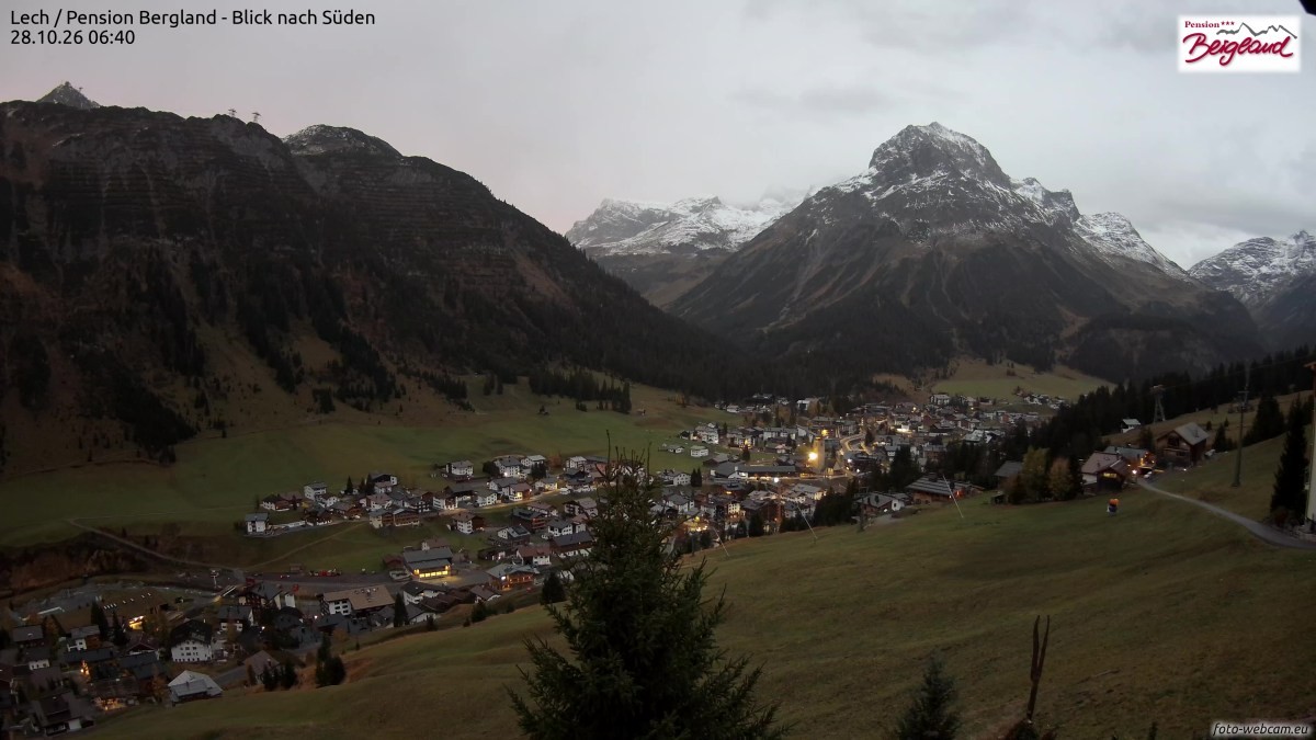 Archiv Foto Webcam Oberlech: Ausblick Pension Bergland