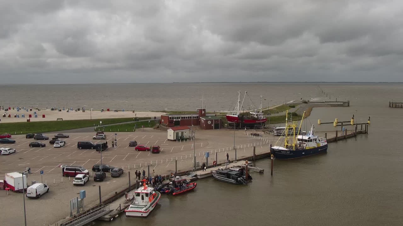 Archived image Webcam Neuharlingersiel: On the Wadden Sea