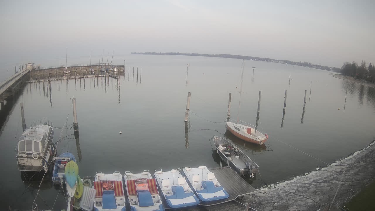 Archived image Webcam Nonnenhorn on Lake Constance