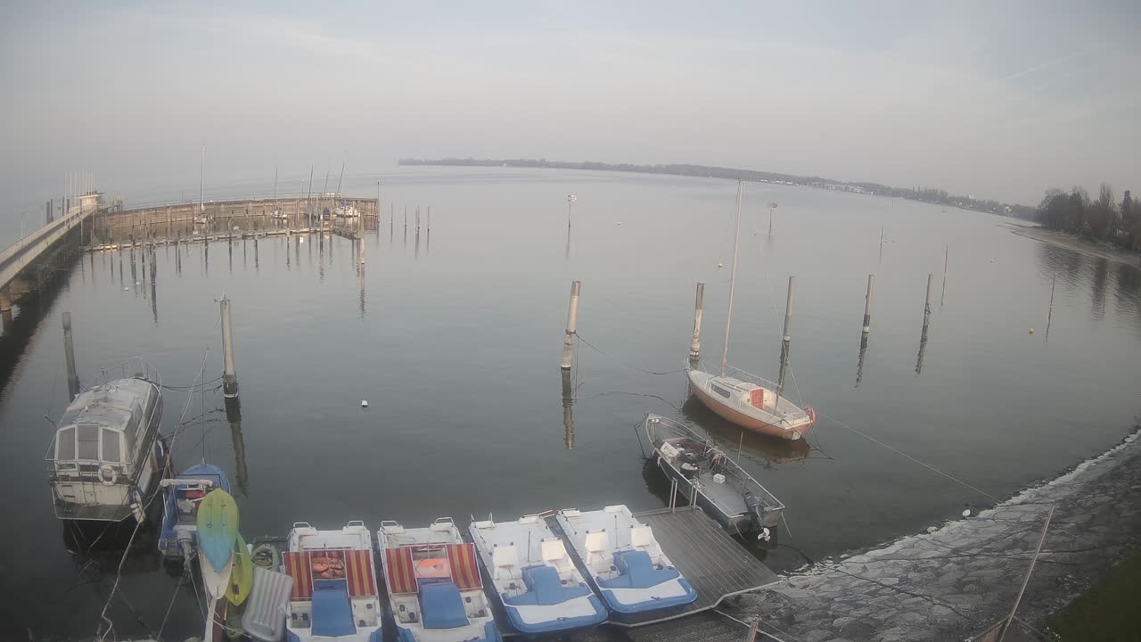 Archived image Webcam Nonnenhorn on Lake Constance