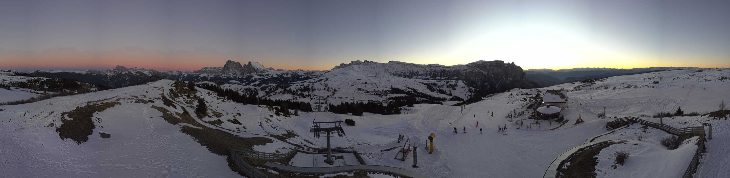 Archiv Foto Webcam Panorama der Seiser Alm von der Puflatsch Bergstation