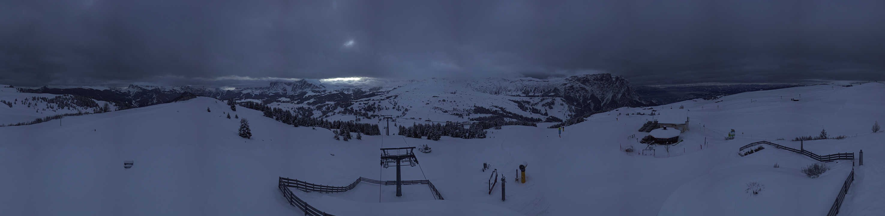 Archiv Foto Webcam Panorama der Seiser Alm von der Puflatsch Bergstation