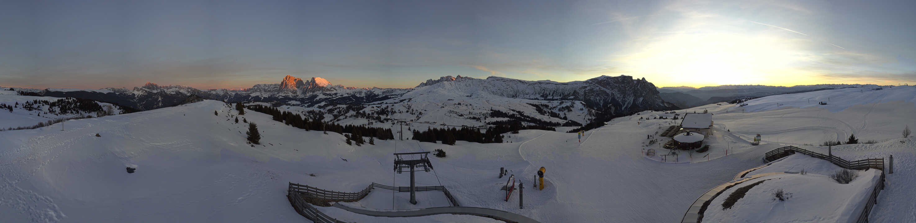 Archived image Webcam Alpe di Siusi: View from the Puflatsch Mountain Station