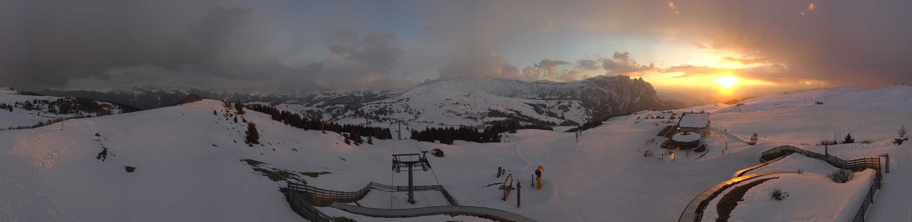 Archiv Foto Webcam Panorama der Seiser Alm von der Puflatsch Bergstation