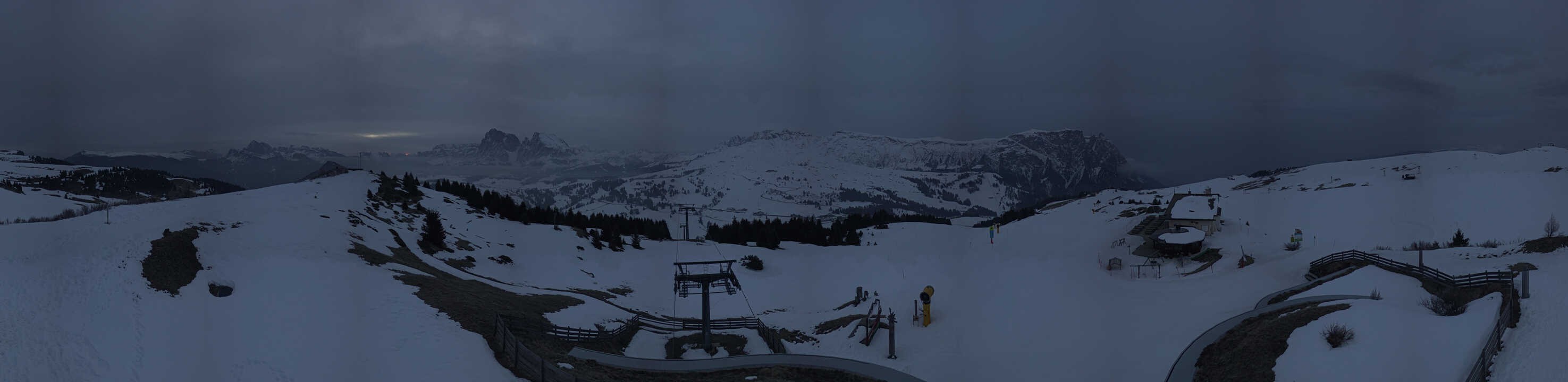 Archiv Foto Webcam Panorama der Seiser Alm von der Puflatsch Bergstation