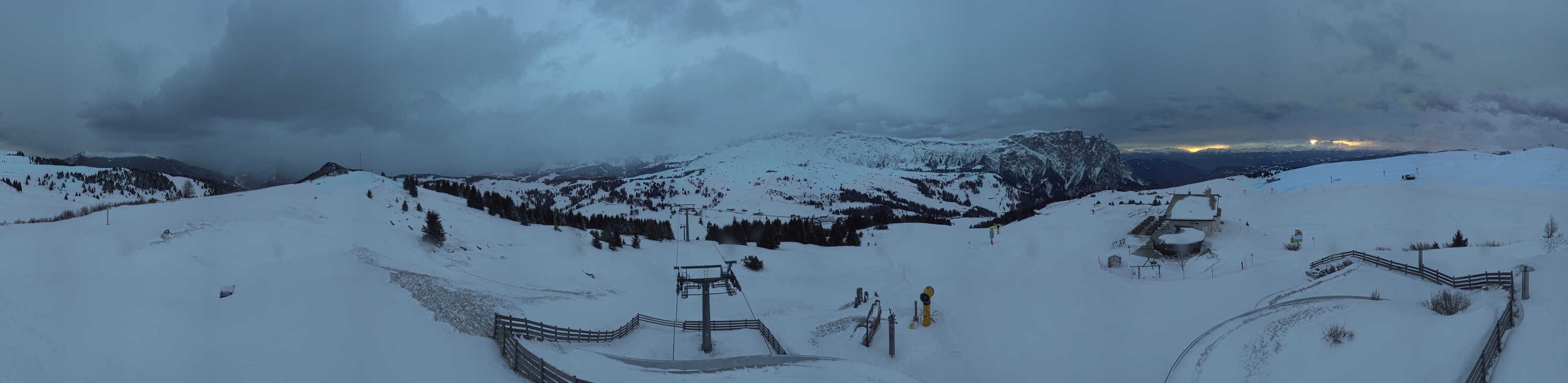 Archiv Foto Webcam Panorama der Seiser Alm von der Puflatsch Bergstation