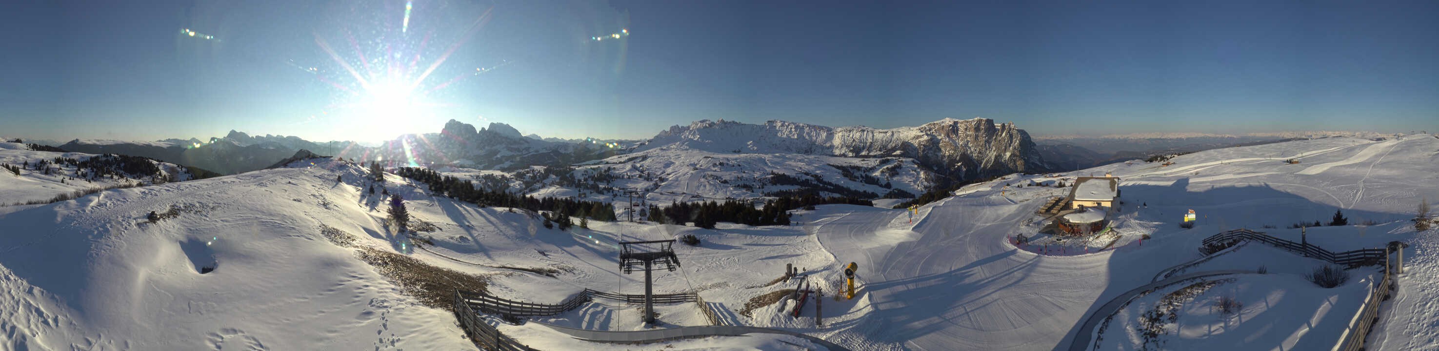 Archived image Webcam Alpe di Siusi: View from the Puflatsch Mountain Station