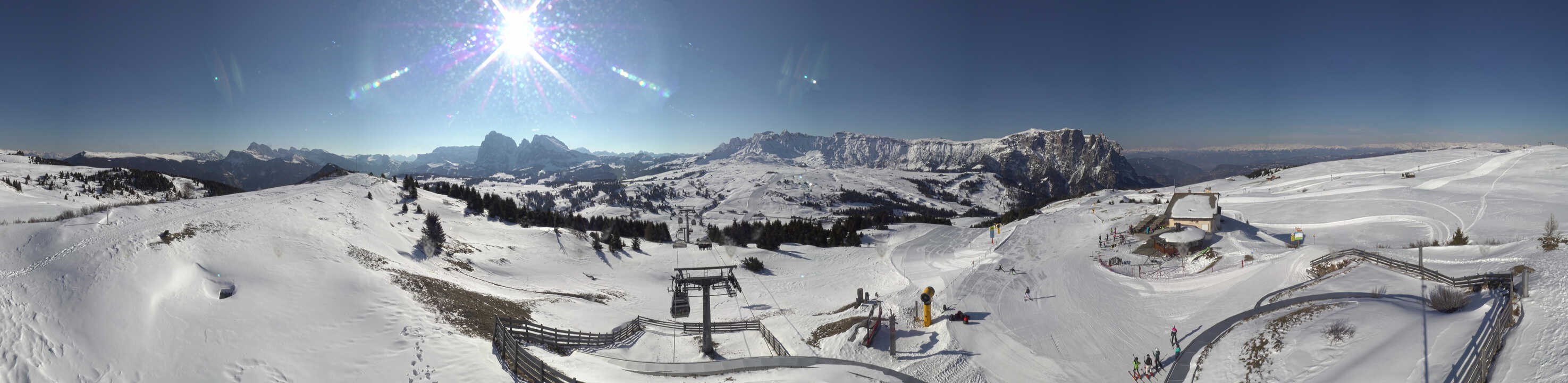 Archived image Webcam Alpe di Siusi: View from the Puflatsch Mountain Station