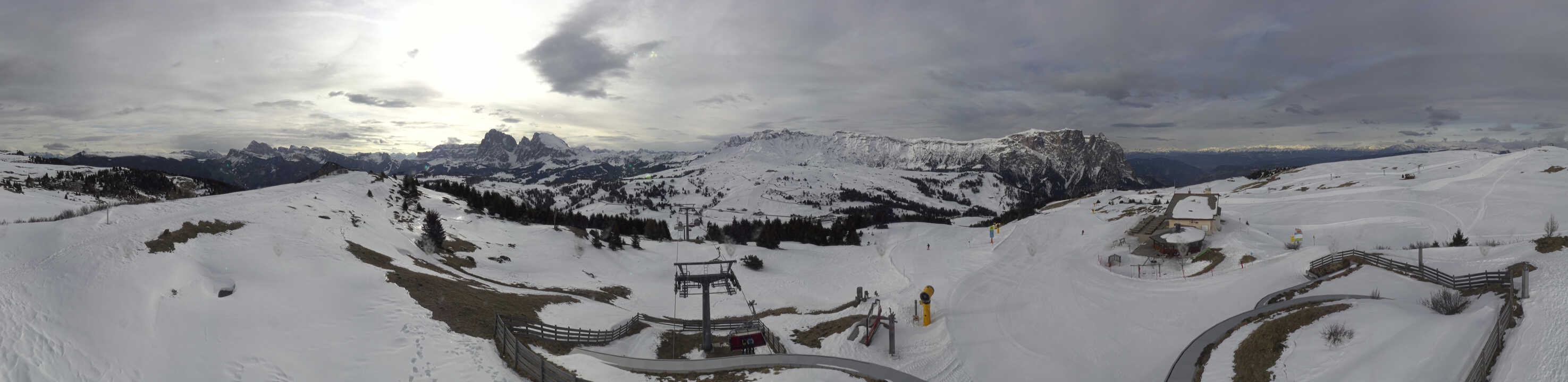 Archived image Webcam Alpe di Siusi: View from the Puflatsch Mountain Station