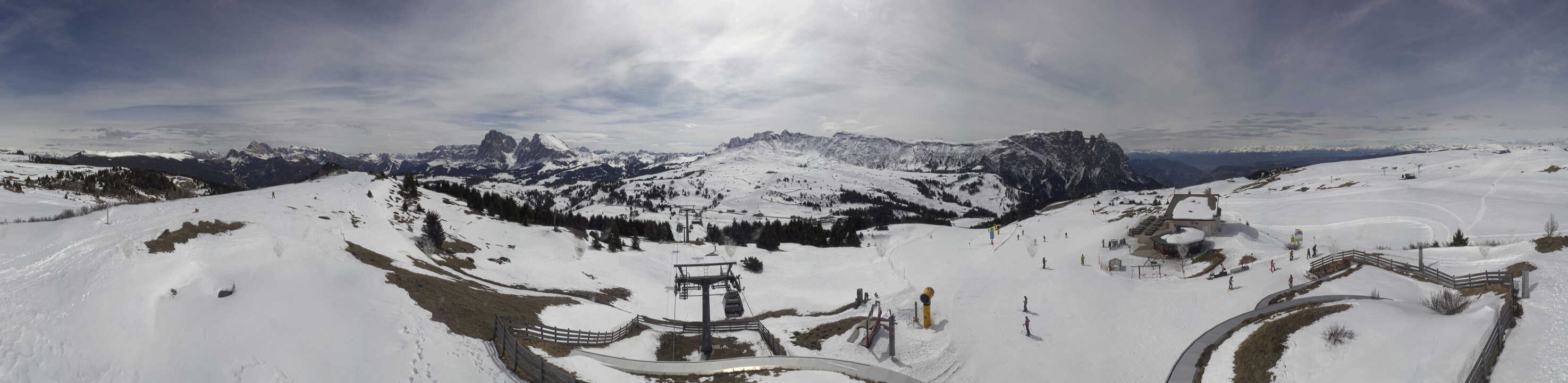 Archived image Webcam Alpe di Siusi: View from the Puflatsch Mountain Station