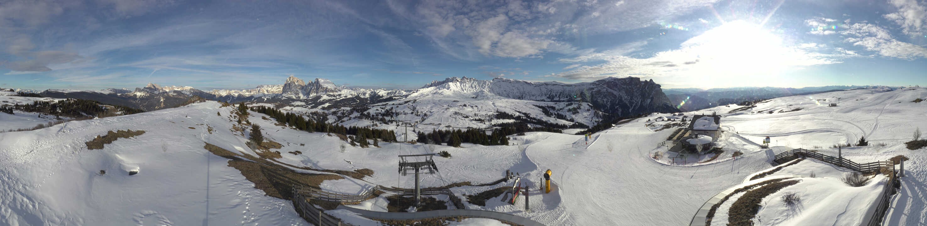 Archived image Webcam Alpe di Siusi: View from the Puflatsch Mountain Station