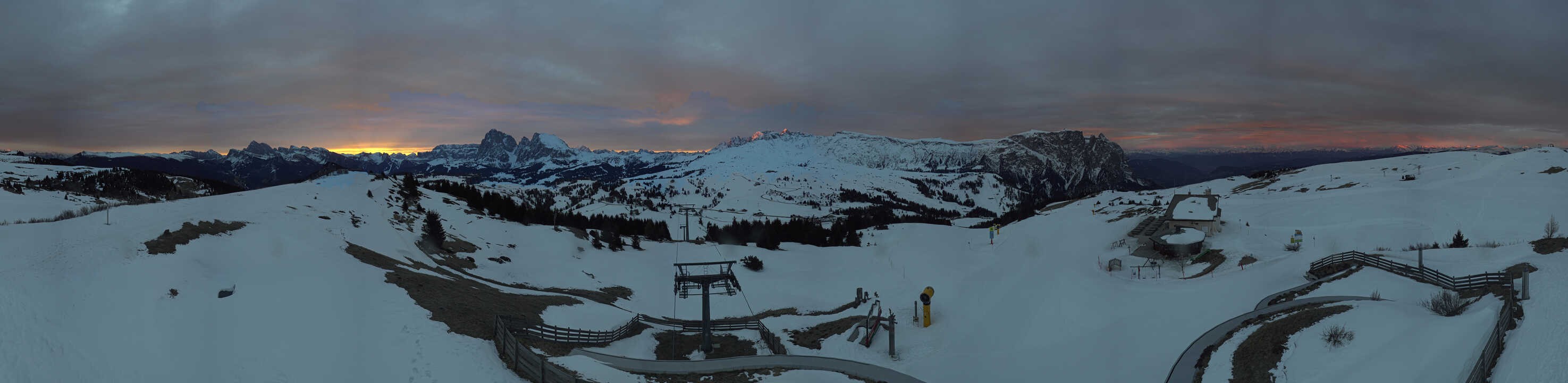 Archiv Foto Webcam Panorama der Seiser Alm von der Puflatsch Bergstation