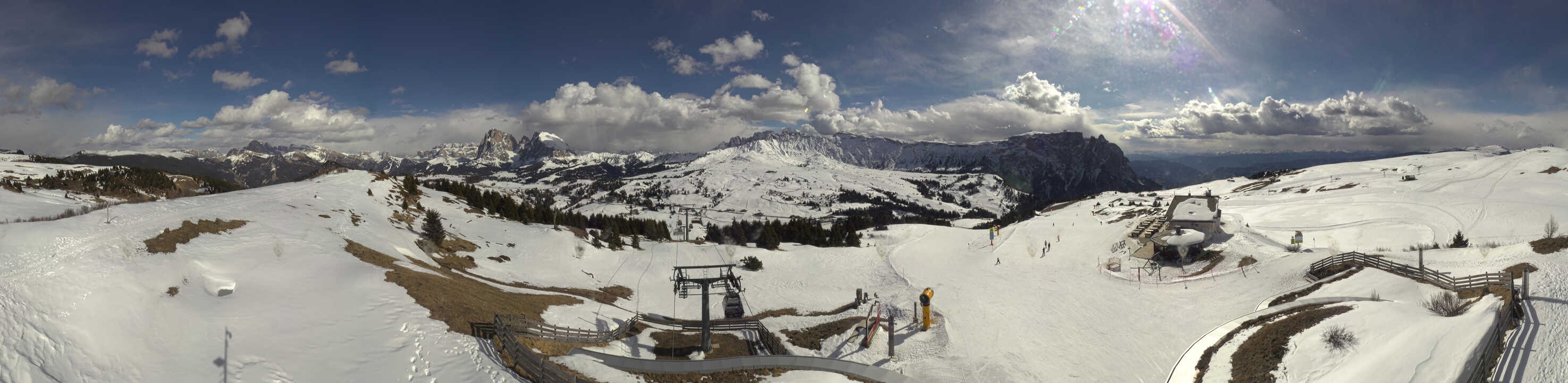 Archived image Webcam Alpe di Siusi: View from the Puflatsch Mountain Station