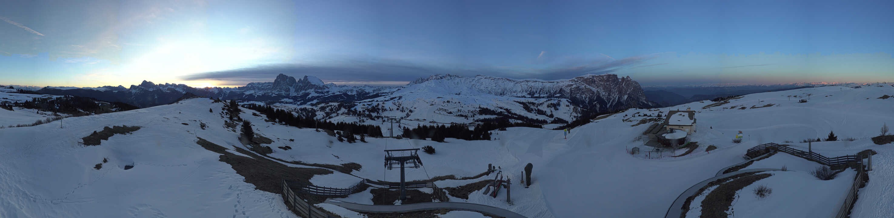 Archived image Webcam Alpe di Siusi: View from the Puflatsch Mountain Station