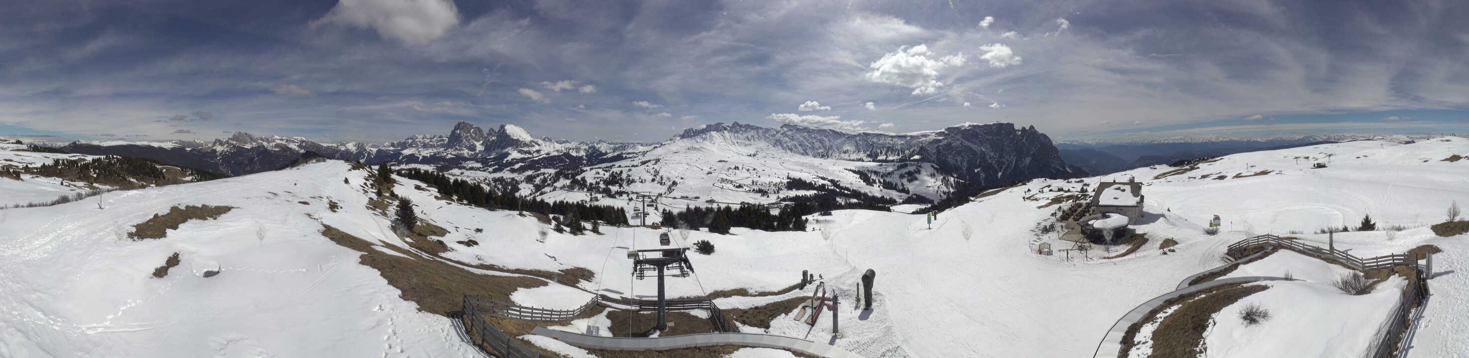 Archived image Webcam Alpe di Siusi: View from the Puflatsch Mountain Station