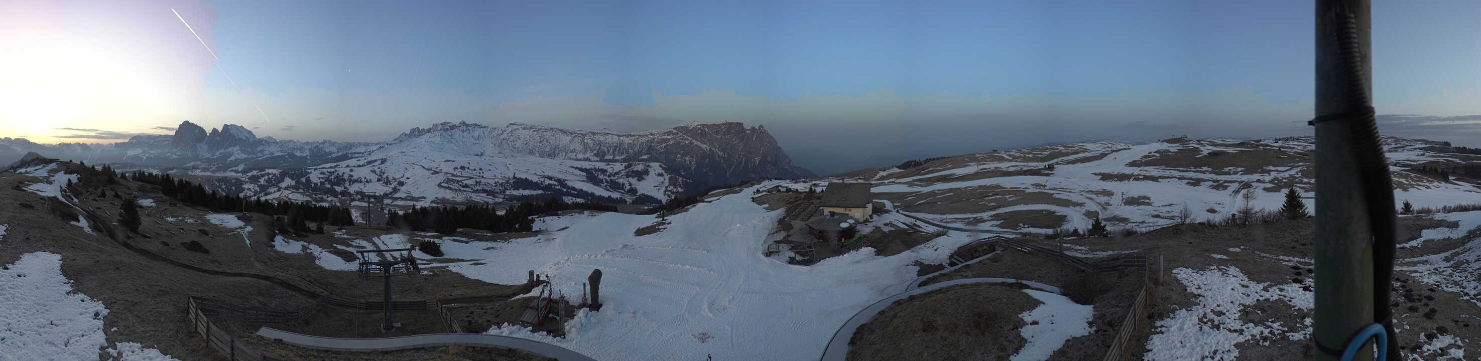Archived image Webcam Alpe di Siusi: View from the Puflatsch Mountain Station