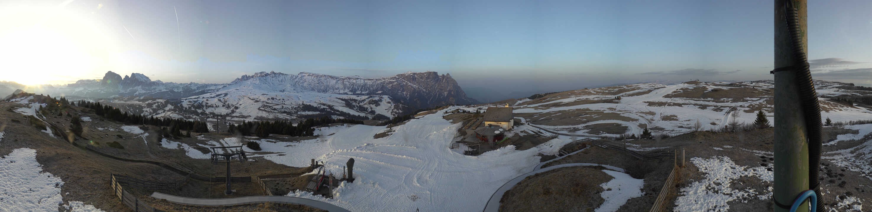 Archived image Webcam Alpe di Siusi: View from the Puflatsch Mountain Station