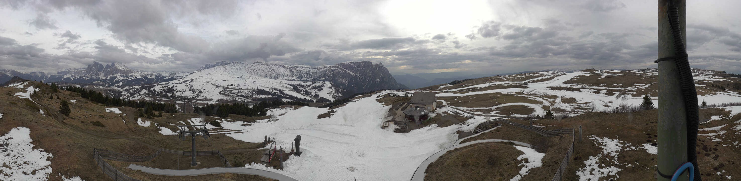 Archived image Webcam Alpe di Siusi: View from the Puflatsch Mountain Station