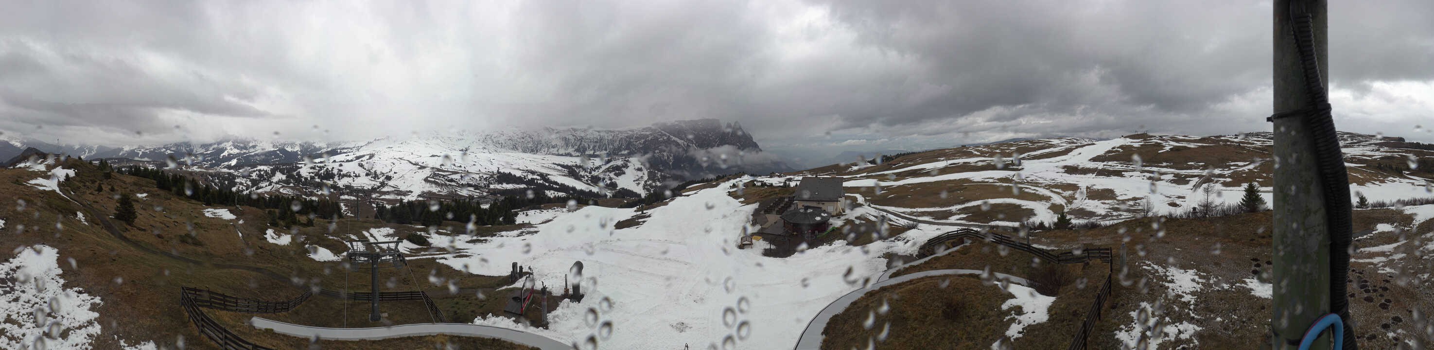 Archived image Webcam Alpe di Siusi: View from the Puflatsch Mountain Station