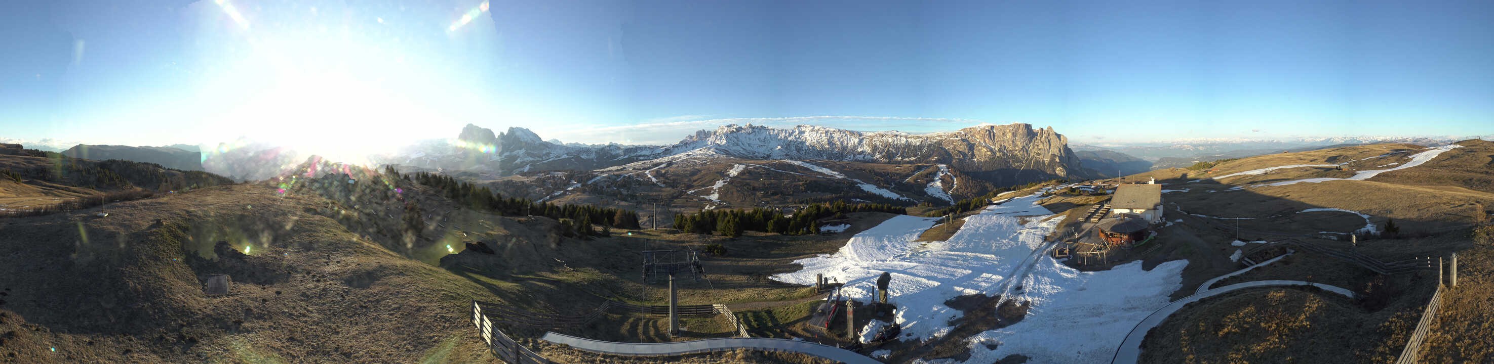 Archived image Webcam Alpe di Siusi: View from the Puflatsch Mountain Station