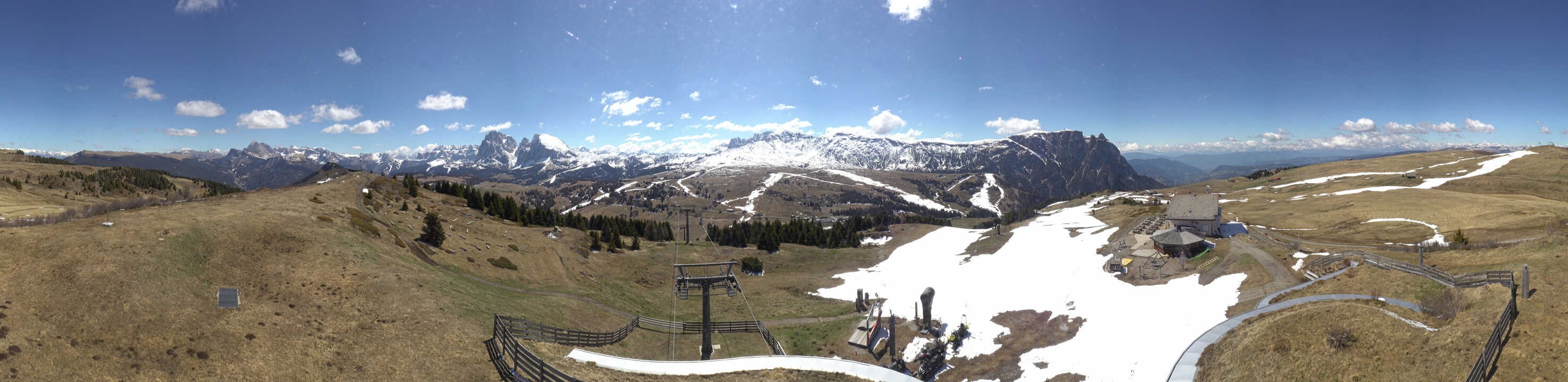 Archived image Webcam Alpe di Siusi: View from the Puflatsch Mountain Station