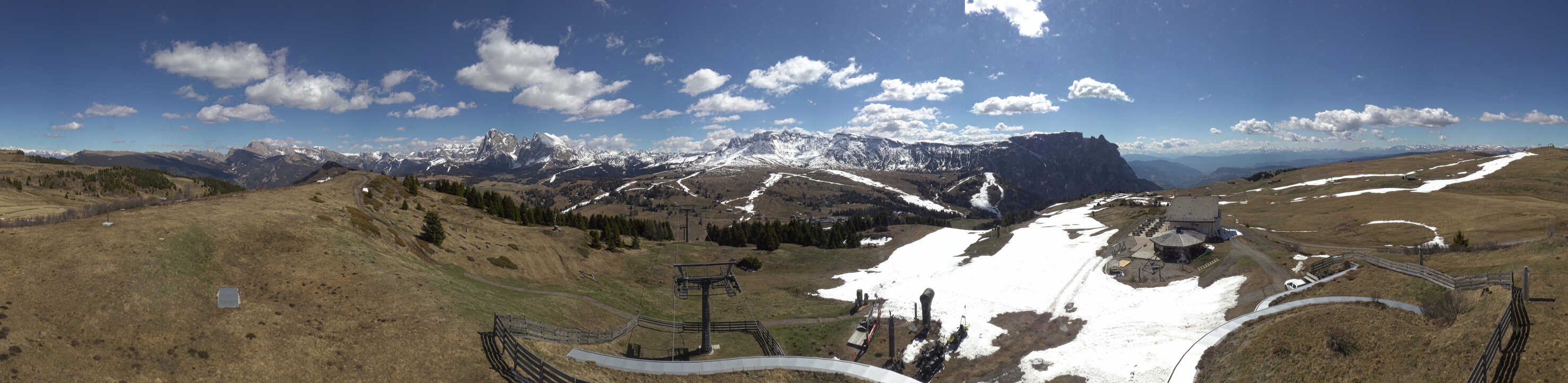 Archived image Webcam Alpe di Siusi: View from the Puflatsch Mountain Station
