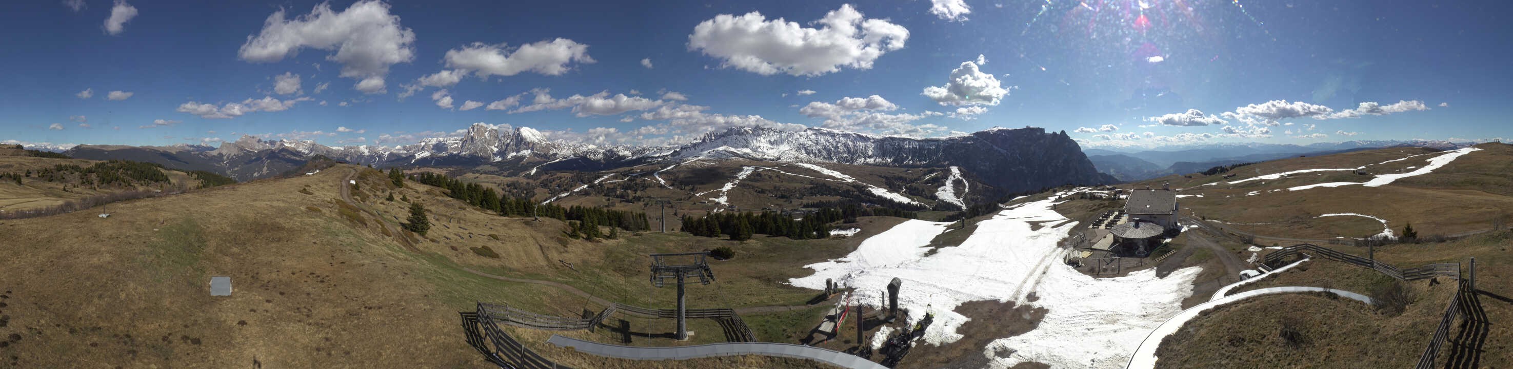 Archived image Webcam Alpe di Siusi: View from the Puflatsch Mountain Station