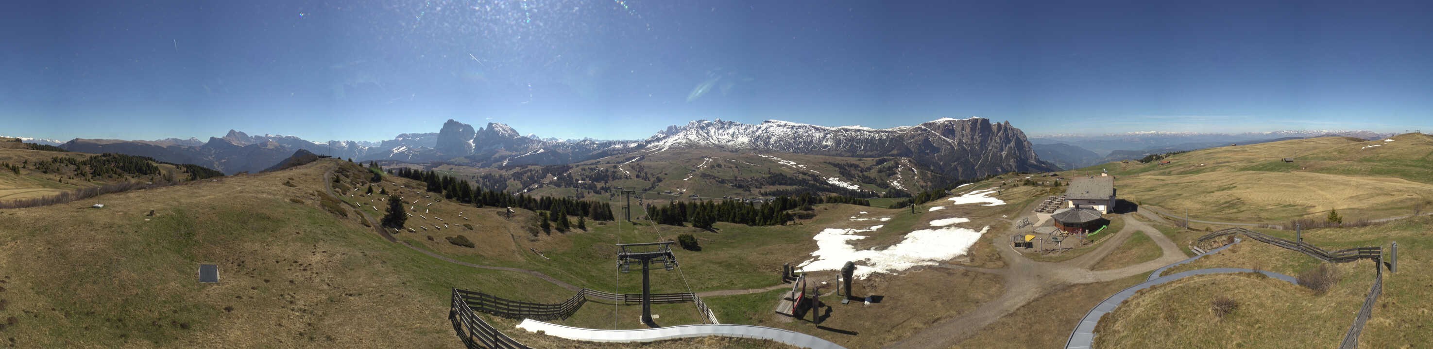 Archived image Webcam Alpe di Siusi: View from the Puflatsch Mountain Station