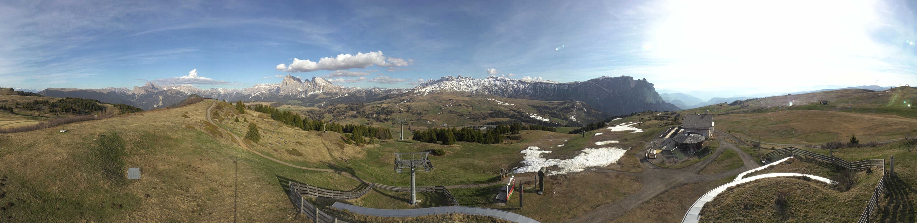 Archived image Webcam Alpe di Siusi: View from the Puflatsch Mountain Station