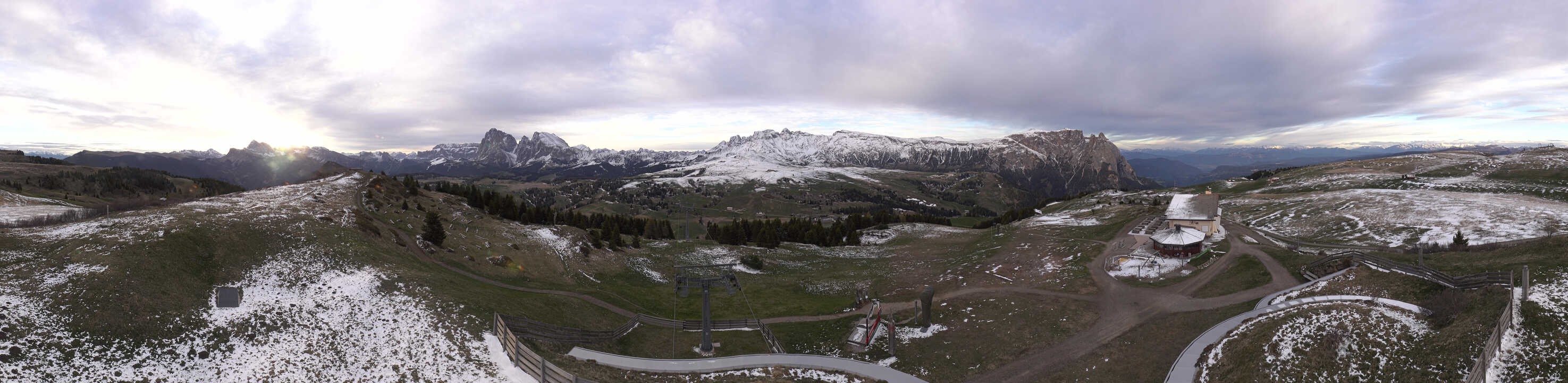 Archived image Webcam Alpe di Siusi: View from the Puflatsch Mountain Station