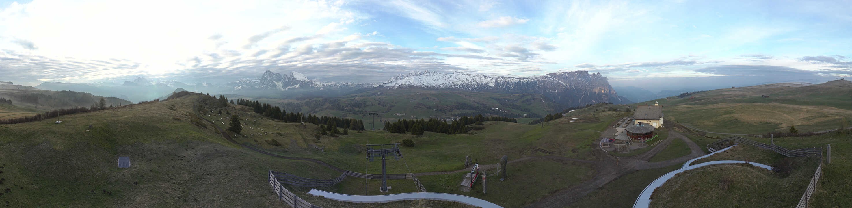 Archiv Foto Webcam Panorama der Seiser Alm von der Puflatsch Bergstation