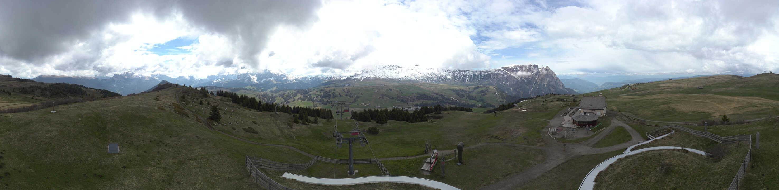 Archiv Foto Webcam Panorama der Seiser Alm von der Puflatsch Bergstation