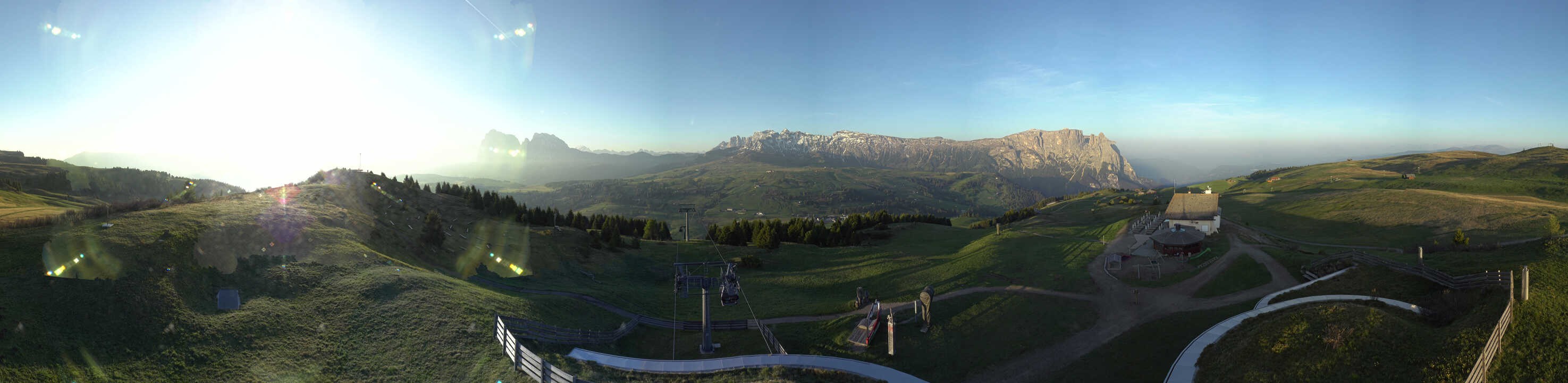 Archived image Webcam Alpe di Siusi: View from the Puflatsch Mountain Station