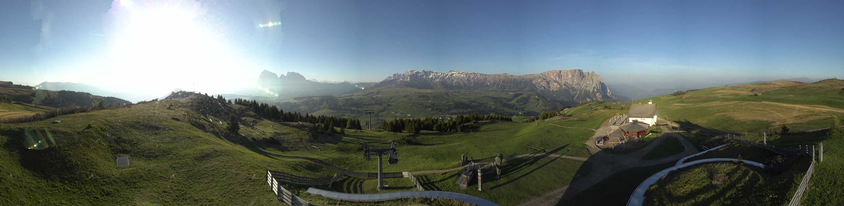 Archived image Webcam Alpe di Siusi: View from the Puflatsch Mountain Station